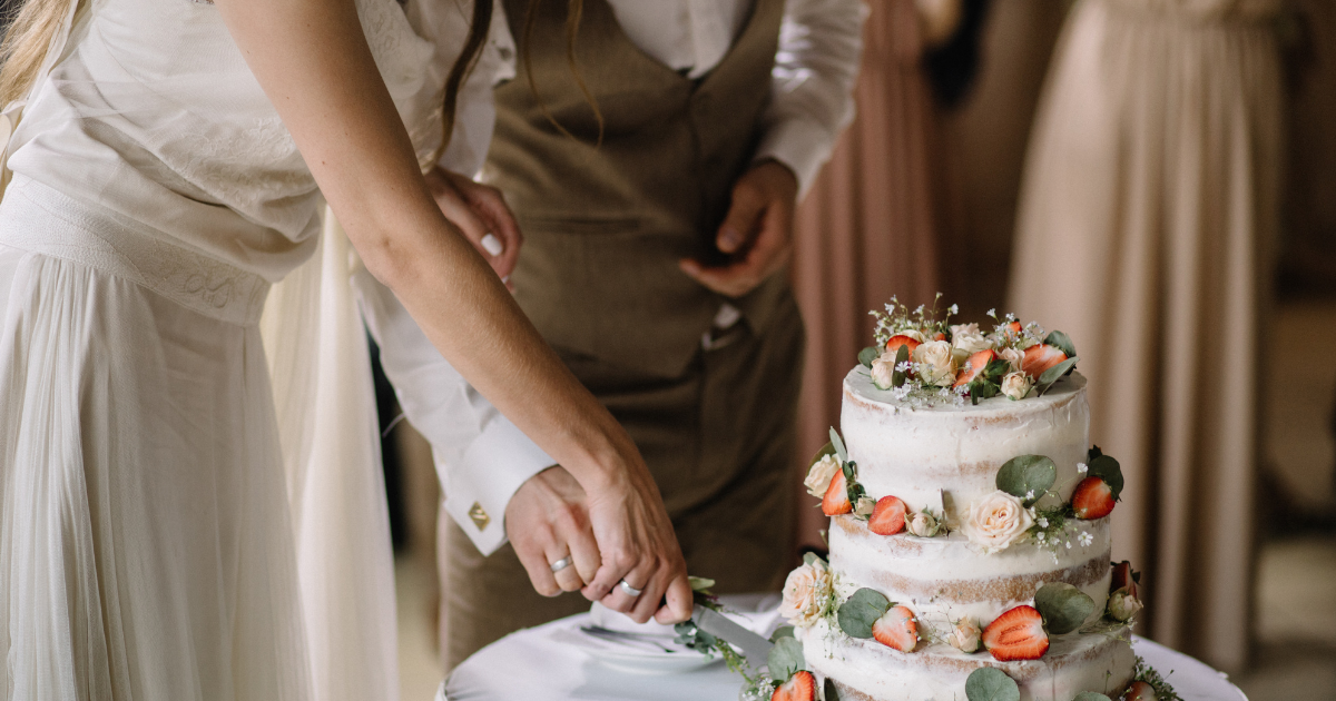 Memorable Cake Cutting Songs | Bridal Shower 101